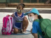 DEAN FUNES: AÍSLAN UNA BURBUJA SOCIAL DE NIÑOS EN UNA ESCUELA POR UN COVID POSITIVO