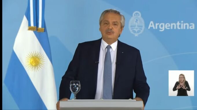 FASE 1: FERNÁNDEZ ANUNCIÓ CONFINAMIENTO TOTAL EN EL PAÍS DEL 22 AL 30 DE MAYO PARA BAJAR LA CURVA DE CONTAGIOS. ¡LEÉ UNA POR UNA LAS MEDIDAS!