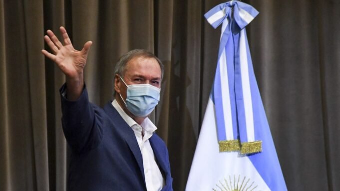 FUE EXITOSA LA OPERACIÓN DEL GOBERNADOR SCHIARETTI PERO DEBERÁ SEGUIR INTERNADO ENTRE 48 Y 72 HORAS