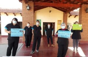 QUILINO: EL PERSONAL DE SALUD RECIBIÓ NUEVOS UNIFORMES.