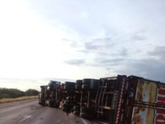 QUILINO: UN CAMIÓN DE GALLETITAS “TRÍO” VOLCÓ EN RUTA 60.