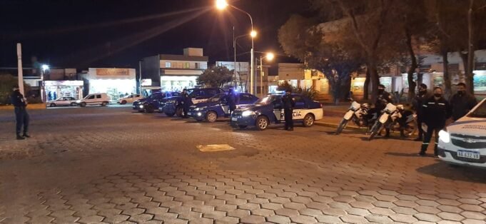 DEÁN FUNES: CONTROLES POLICIALES, RESTRICCIONES Y CIRCULACIÓN.