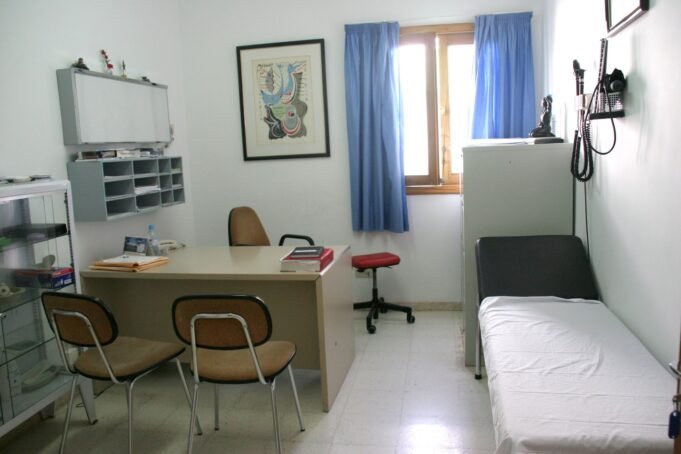 SALUD: SOLO SE PERMITEN CITAS MÉDICAS, GINECOLÓGICAS, OBSTETRICIA, PEDIATRÍA, CIRUGÍAS Y TRAUMATOLOGÍA GENERAL.