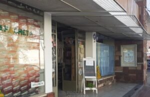 ROBARON UN CELULAR EN APACHETA Y EL DELITO FUE CAPTADO POR LAS CÁMARAS DE SEGURIDAD DEL LOCAL.