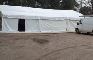 COVID EN EL HOSPITAL ROMAGOSA: REFUERZAN EL ÁREA DE FEBRILES CON UNA CARPA APTA PARA INTERNACIÓN AMBULATORIA.