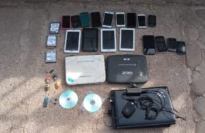 EN CRUZ DEL EJE HUBO UN DETENIDO POR TENENCIA DE IMÀGENES PORNOGRÀFICAS CON CONTENIDO DE MENORES.