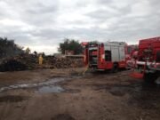 DEÁN FUNES: SE QUEMARON 3.000 KG DE MADERA EN UN ASERRADERO DE B° LA CERÁMICA.