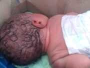 SAN LUIS: ENCONTRARON A UNA BEBÉ RECIÉN NACIDA EN LA BASURA. ESTÁ VIVA DE MILAGRO.