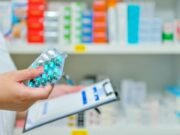 Las farmacias deberán exhibir un código QR con la lista de precios de los medicamentos.
