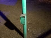 CÓRDOBA: FALLECIÓ UN CHICO DE 14 AÑOS TRAS RECIBIR UNA DESCARGA ELÉCTRICA DE UN POSTE EN UNA PLAZA.