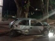 COLONIA CAROYA: MURIÓ UNA JOVEN DE 18 TRAS UN FUERTE CHOQUE ENTRE UN AUTO Y OTRO ESTACIONADO.