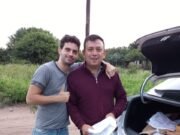 LA JUVENTUD RADICAL ENTREGÓ GUARDAPOLVOS EN B° KM2.