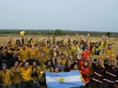 CORRIENTES: LLEGÓ LA LLUVIA Y LOS BOMBEROS FESTEJARON.