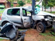 CÓRDOBA: VIOLENTO CHOQUE EN NUEVA POETA LUGONES. TERMINARON INCRUSTADOS EN UN POSTE.