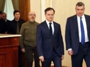 PRIMER REUNIÓN: UCRANIA PIDIÓ PARAR ATAQUES DE FUEGO.