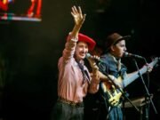 SELE VERA MUY DOLIDA Y ENOJADA PORQUE LA TILDARON DE AGRANDADA POR NO SACARSE FOTOS.