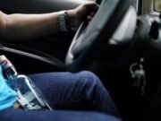 DEÁN FUNES: MANEJÓ BORRACHO, CHOCÓ A OTROS AUTOS Y LO DETUVIERON.