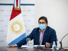 EL MINISTRO CARDOZO SUGIERE SEGUIR USANDO BARBIJO EN INVIERNO.