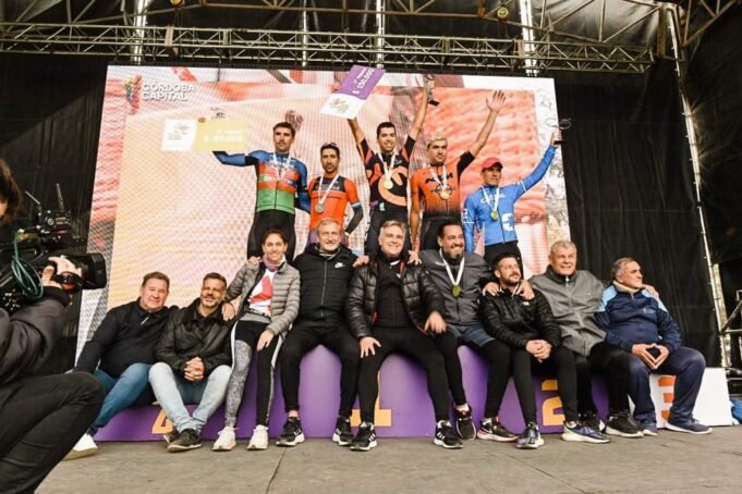 FUE EXITOSA LA VUELTA CICLÍSTICA CÓRDOBA 2022. PARTICIPARON VARIOS DEANFUNENSES.