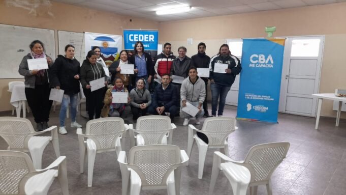 LOS POZOS: ENTREGARON CERTIFICADOS DE CURSOS DICTADOS POR CEDER DEÁN FUNES.
