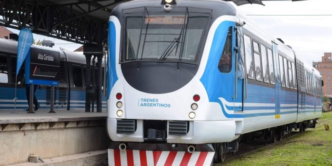 CÓRDOBA: AMPUTARON EL PIE DE UN ADOLESCENTE TRAS SER ATROPELLADO POR UN TREN.
