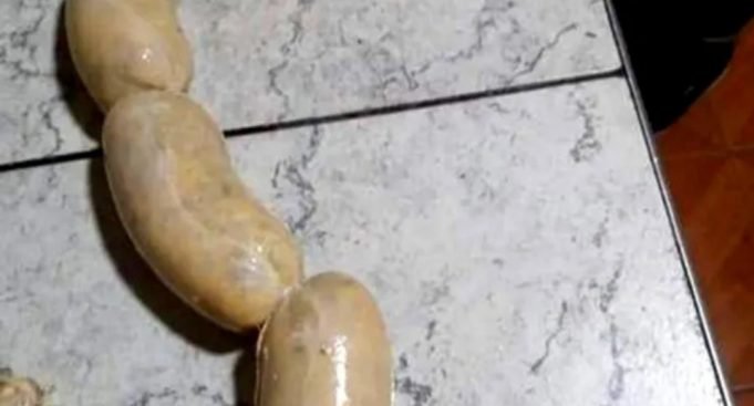 “CHORILENTAS” VIRALES: EN COMEDORES SOCIALES ROSARINOS HACEN CHORIZOS DE POLENTA PARA DARLE DE COMER A LA GENTE.