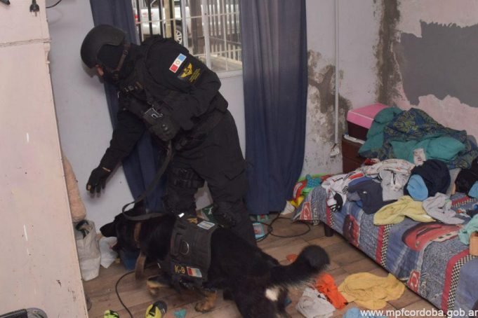 CRUZ DEL EJE: LA FPA DESBARATÓ UNA BANDA QUE INGRESABA DROGAS AL PENAL ANDRÉS ABREGÚ.