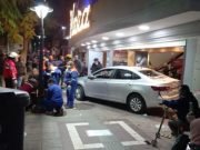 MENDOZA: UN AUTO ATROPELLÓ A 20 PERSONAS A LA SALIDA DE LA OBRA DE SOLEDAD SILVEYRA Y VERONICA LINÁS.