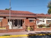 LA FALDA: UN VECINO HALLÓ A UNA JOVEN EN LA VÍA PÚBLICA CON QUEMADURAS EN SU CUERPO.