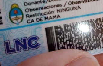PASA EN REDES: UNA CORDOBESA FUE TILDADA DE “INCAPACITADA” EN SU CARNET DE CONDUCIR POR HABER PADECIDO CÁNCER DE MAMA.
