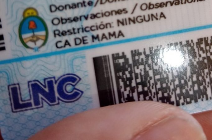 PASA EN REDES: UNA CORDOBESA FUE TILDADA DE “INCAPACITADA” EN SU CARNET DE CONDUCIR POR HABER PADECIDO CÁNCER DE MAMA.