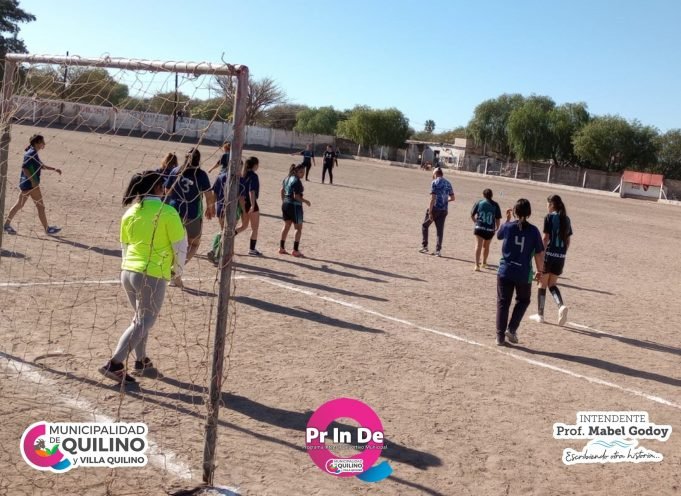 QUILINO DIO COMIENZO AL 1° CAMPEONATO REGIONAL DE FÚTBOL FEMENINO.