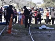CÓRDOBA: UNA MUJER MURIÓ ARROLLADA POR UN TREN. LLEVABA EN BRAZOS A SU BEBÉ QUE ALCANZÓ A ARROJAR PARA SALVARLO PERO ESTÁ GRAVE.