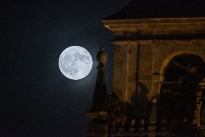 LUNA DE ESTURIÓN: LA ÚLTIMA SUPERLUNA DEL 2022.