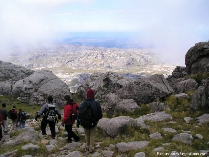 LAMENTABLE: UNA CHICA ROSARINA DE 17 AÑOS MURIÓ EN MEDIO DE UNA EXCURSIÓN EN EL CERRO CHAMPAQUÍ.