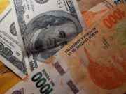 LE ROBARON MÁS DE UN MILLÓN Y MEDIO ENTRE PESOS Y DOLARES A UN ADULTO MAYOR.