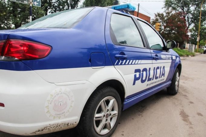 Operativo policial en Deán Funes: secuestran casi 2Kg de marihuana y detienen a sujeto vinculado al robo en Casa Museo Martín Santiago.