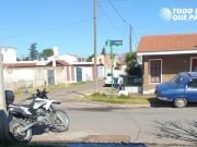 DEÁN FUNES: UN R12 CHOCÓ CONTRA UN CANASTO DE BASURA EN UNA VIVIENDA DE B° BELGRANO. EL CONDUCTOR APARENTEMENTE ESTABA DESCOMPUESTO.