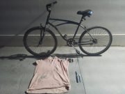 TOTORAL: TRAS UN ROBO UN HOMBRE DE 39 TERMINÓ CON UN DISPARO EN LA PIERNA POR INTENTAR APUÑALAR A UN POLICIA QUE DEBÍA DETENERLO.