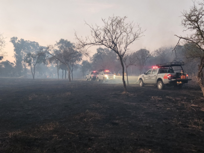 INCENDIO UNQUILLO: BOMBEROS LOGRARON CONTROLAR EL FUEGO. 7 FAMILIAS EVACUADAS REGRESARON A SUS HOGARES.