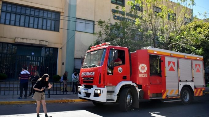 CÓRDOBA: UNA ALUMNA DEL CRISTO REY SE ENCUENTRA GRAVE EN TERAPIA INTENSIVA TRAS UNA EXPLOSIÓN EN LA HORA DE QUÍMICA.