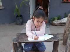 PASA EN REDES: UNA NENA CORDOBESA VENDE LIMONES PARA TENER SU PROPIA PLATA Y COMPRARSE ROPA.