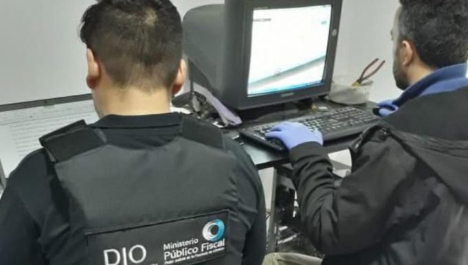DETUVIERON A UN HOMBRE DE 38 AÑOS POR TENENCIA Y DISTRIBUCIÓN DE MATERIAL RELACIONADO A ABUSO SEXUAL INFANTIL.