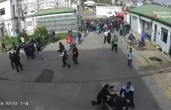 GREMIALISTAS DE CAMIONEROS IRRUMPIERON UNA EMPRESA Y GOLPEARON A LOS EMPLEADOS.