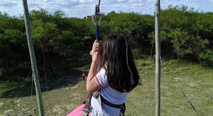 TRÁGICO: UNA NENA DE 11 AÑOS CAYÓ DESDE UNA TIROLESA Y MURIÓ. ESTABA DE VIAJE DE ESTUDIO.