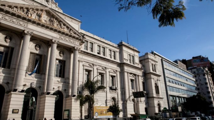 UNIVERSIDAD DE BUENOS AIRES: UN JOVEN FALLECIÓ ANTES DE INGRESAR A RENDIR.