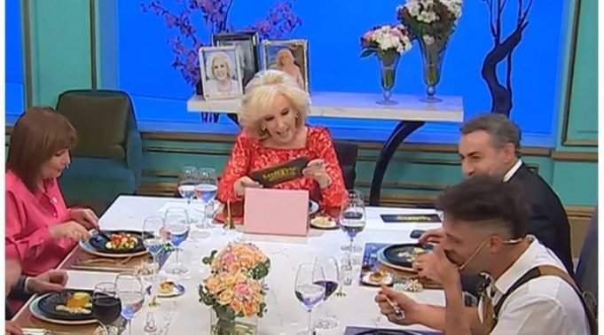 PASA EN REDES: MIRTHA LEGRAND BROMEÓ SOBRE SU EDAD MIENTRAS LEÍA UNA PUBLICIDAD. “JURO QUE YO NO ESTABA”.