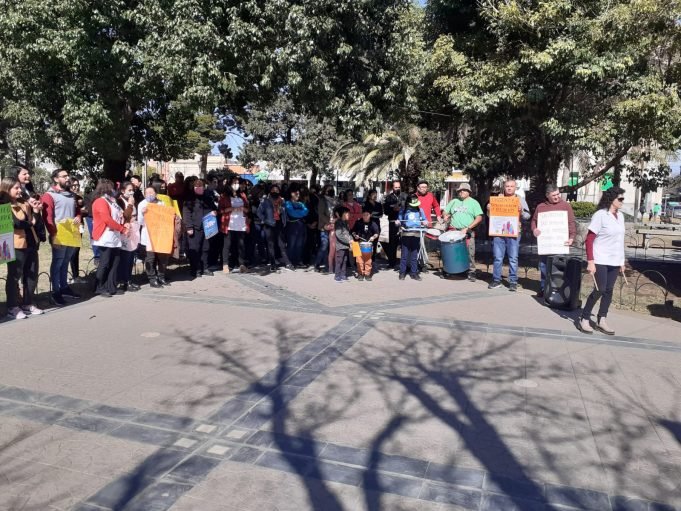 MEJORA SALARIAL: EL MARTES 06 DE SEPTIEMBRE DOCENTES DE DEÁN FUNES SE MOVILIZARÁN HASTA PLAZA SARMIENTO.