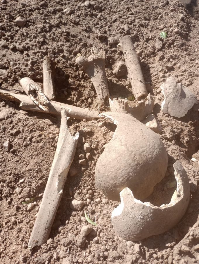 🔊AUDIO FISCAL POCHETTINO: OBREROS DE COPASA HALLARON RESTOS ÓSEOS EN B° LA CERÁMICA. INVESTIGAN SI SON DE ORIGEN HUMANO.