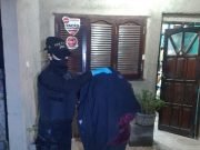 CRUZ DEL EJE: UTILIZABA UNA DESPENSA DE PANTALLA PARA LA VENTA DE DROGAS.